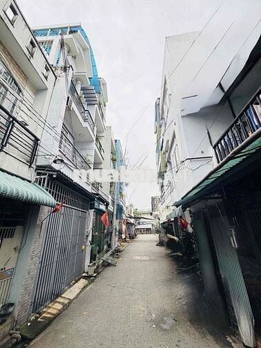 GIÁ RẺ NHẤT KHU VỰC – HẺM NHỰA Ô TÔ – NHÀ ĐÚC 3 TẤM KIÊN CỐ