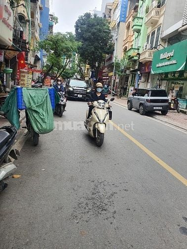 Bán nhà mặt phố Vương Thừa Vũ, Q Thanh Xuân, 100m2, 8 tầng, thang máy.