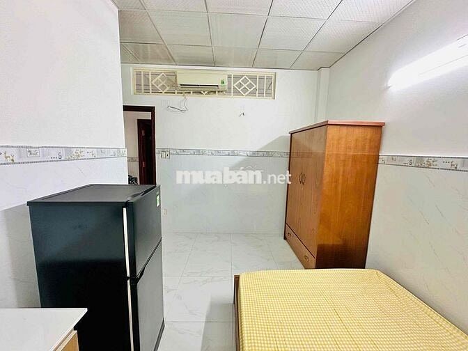 Căn Hộ Mini Ban Công Cửa Sổ Tại Quận 10, Đầy Đủ Nội Thất Gờ Giất Tự Do