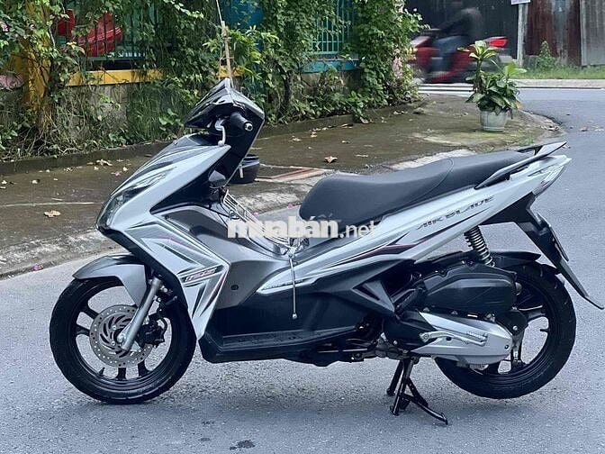 Xe honda ảiblade 2014 màu trắng xám đen mỡi 95%