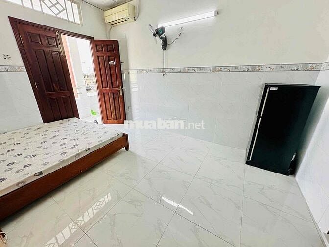 Căn Hộ Mini Ban Công Cửa Sổ Tại Quận 10, Đầy Đủ Nội Thất Gờ Giất Tự Do
