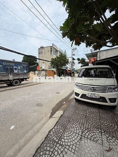 Tòa nhà Văn Phòng 4 tầng Mặt Tiền Đường Thạnh Xuân 22