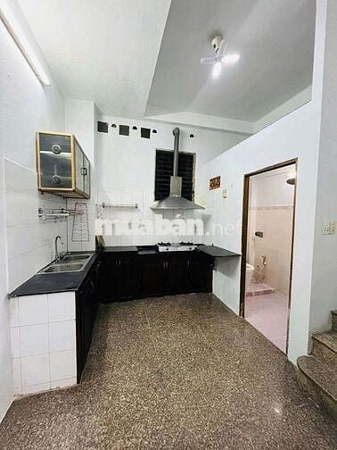 Cho thuê nhà nguyên căn 1 Lầu 2PN 2WC ban công -  Dương Quảng Hàm , GV