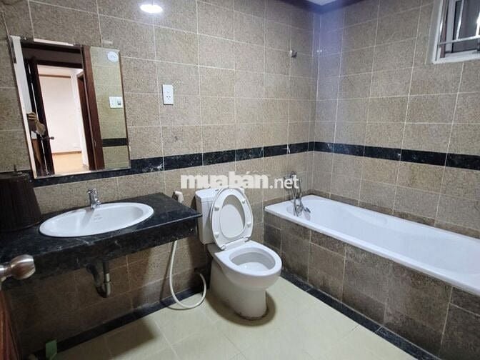 Còn *** 1 căn 2PN 94m2 full NT cho thuê