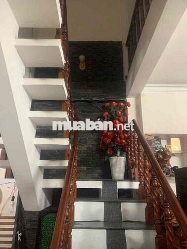 Nhà Hẻm Xe Tải đg LVT P14: 4x17m, 1 lầu, 3pn, 2wc