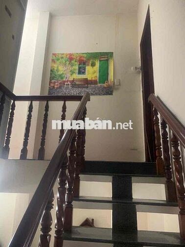 CHO THUÊ NHÀ XE HƠI ĐẬU TRONG NHÀ