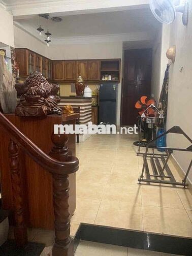 CHO THUÊ NHÀ XE HƠI ĐẬU TRONG NHÀ