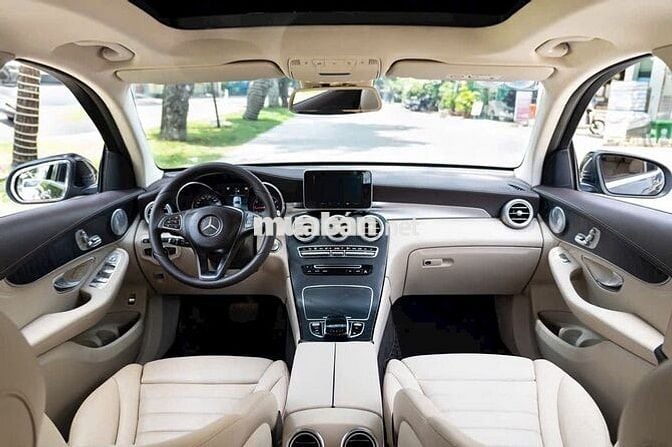 Mercedes Benz GLC300 4MATIC 2018 - 74000 km