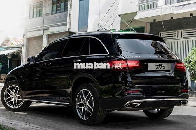 Mercedes Benz GLC300 4MATIC 2018 - 74000 km