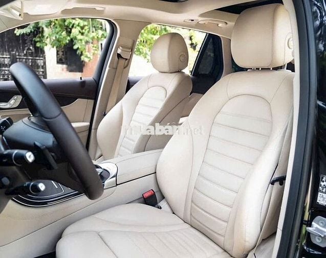 Mercedes Benz GLC300 4MATIC 2018 - 74000 km