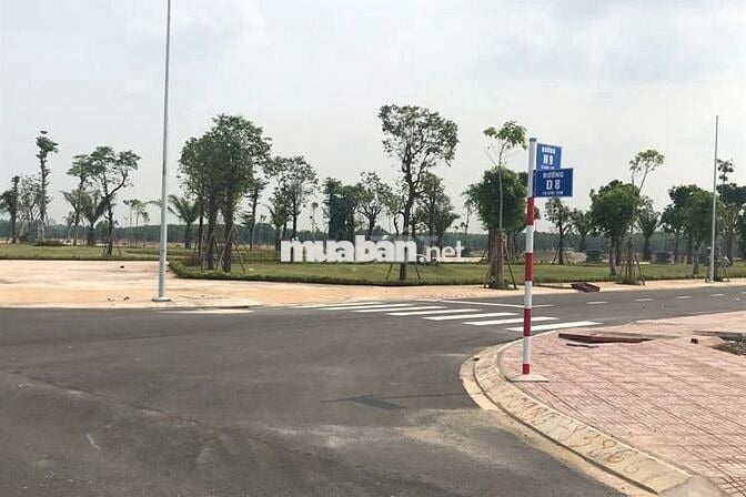 Bán nhanh lô đất ngay gần cổng chính Hùng Vương, dân cư đông đúc