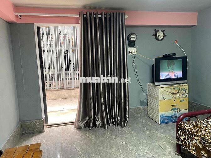 phong tầng trệt ,như căn hộ, lồi đi riêng biệt