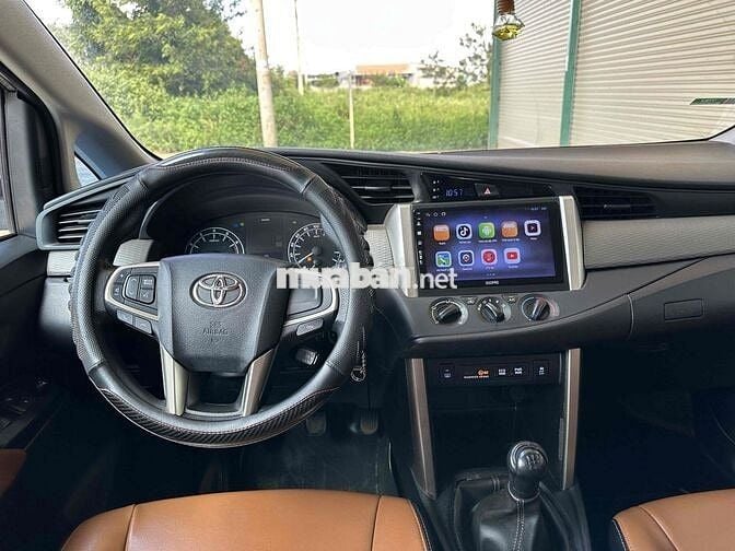 Toyota Innova 2018 2.0E - 100000 km