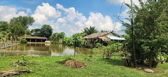 BÁN NHÀ VƯỜN KÈM KHU TRANG TRẠI ĐÃ XD HOÀN THIỆN CƠ BẢN, HỆ SINH THÁI