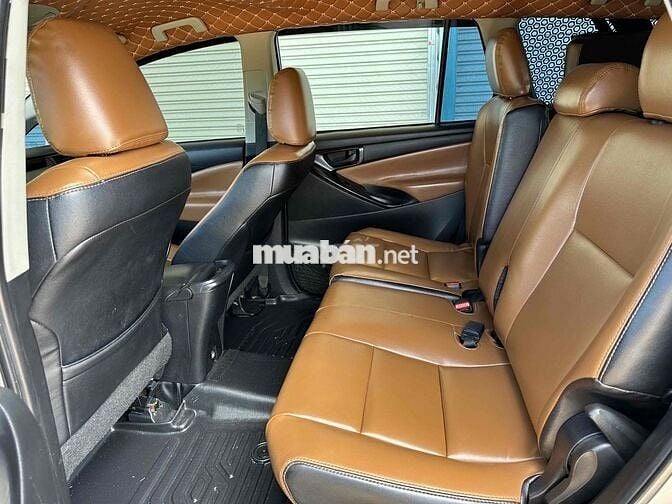 Toyota Innova 2018 2.0E - 100000 km