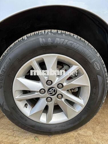 Toyota Innova 2018 2.0E - 100000 km