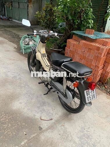 cần bán xe HON DA cub 70cc xe rất tiết kiêm xăng