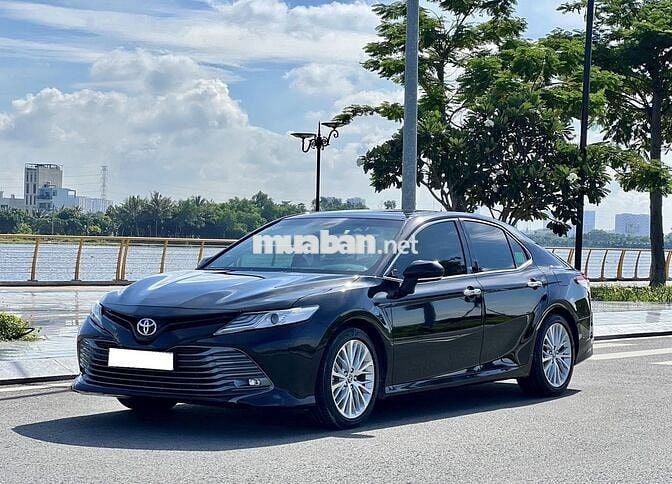 Toyota Camry 2021 bản 2.5Q - 37,000 km siêu đẹp.