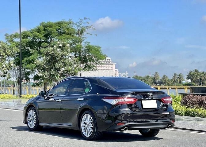 Toyota Camry 2021 bản 2.5Q - 37,000 km siêu đẹp.