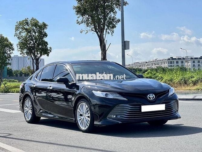 Toyota Camry 2021 bản 2.5Q - 37,000 km siêu đẹp.