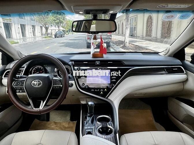 Toyota Camry 2021 bản 2.5Q - 37,000 km siêu đẹp.