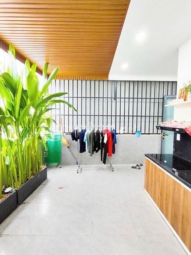 Cho thuê nhà 4 tầng hẻm ô tô giá 20 triệu/ tháng. BTT TPHCM