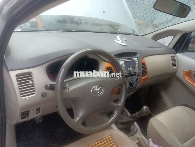 Toyota Innova G 2011 Bạc