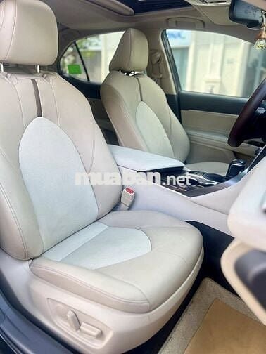 Toyota Camry 2021 bản 2.5Q - 37,000 km siêu đẹp.