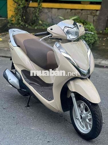 🌈Xe honda  lead 2018 màu vàng đen mới  len ken 98%