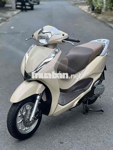 🌈Xe honda  lead 2018 màu vàng đen mới  len ken 98%