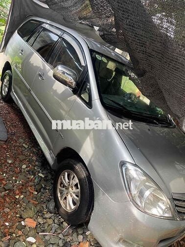 nhà ít đi nên bán lại xe Innova đời 208 hơn 100 tr