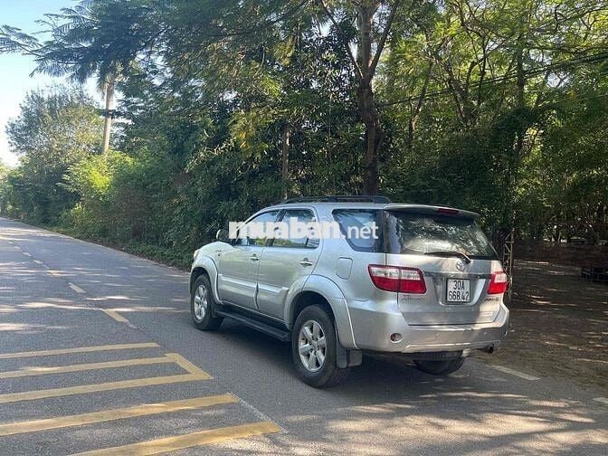 Toyota Fortuner 2010 SR5 2.7 AT - 1200 km