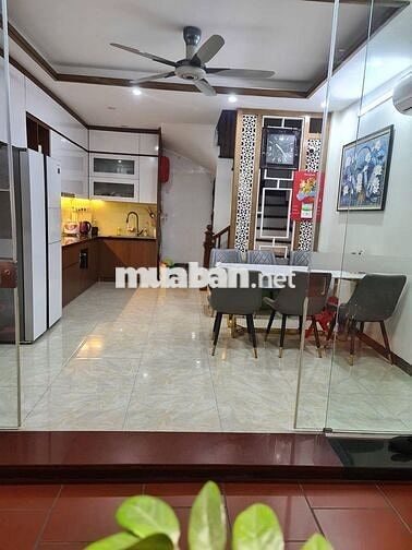 Nhà nguyên căn- 32m2- 3PN- Đặng Tiến Đông, Đống Đa