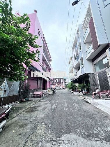 BÁN ĐẤT TẶNG NHÀ MẶT TIỀN ĐƯỜNG VƯỜN LÀI TÂN PHÚ LÔ GÓC  DT (5x20m)