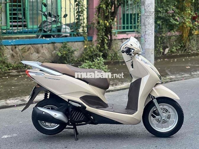 🌈Xe honda  lead 2018 màu vàng đen mới  len ken 98%