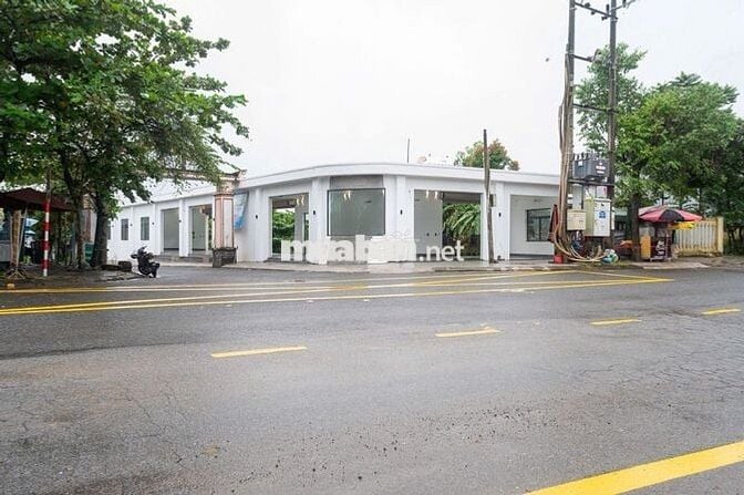 CHO THUÊ MB KINH DOANH VÀ BÃI XE ĐƯỜNG LÊN BÀ NÀ