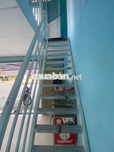 Cho thuê nhà mặt tiền Văn Cao, lề rộng, đối diện công viên Hiền Vương