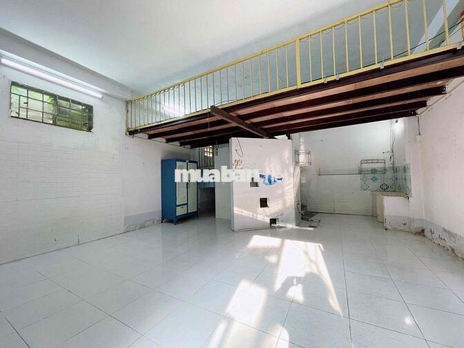 Phòng trọ riêng 40m2 có gác suốt, cho nữ thuê, giáp quận 1,  gần trườn