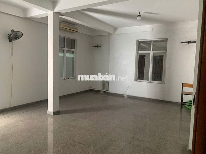 Toà nhà văn phòng 4 tầng cho thuê