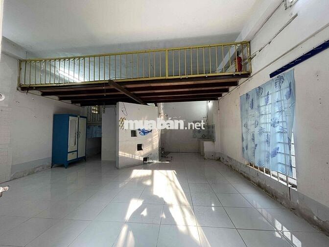 Phòng trọ riêng 40m2 có gác suốt, cho nữ thuê, giáp quận 1,  gần trườn