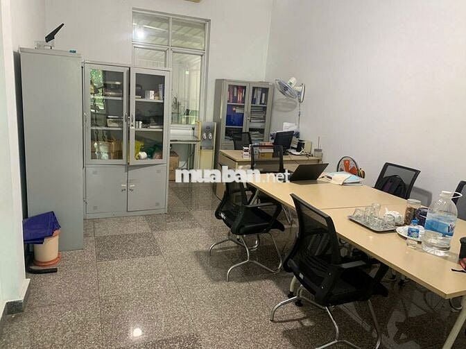 Toà nhà văn phòng 4 tầng cho thuê