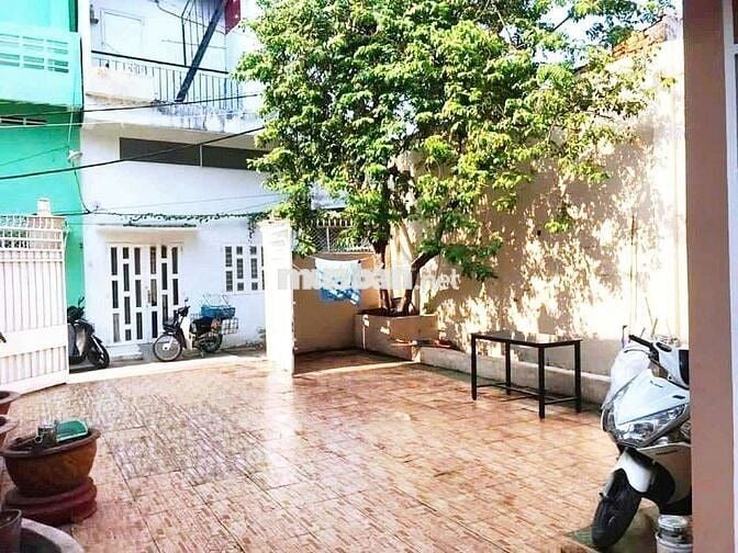 Nhà thuê Lũy Bán Bích. Quận Tân Phú (5pn, 5wc) hẻm 4m. Dtsd 400m2