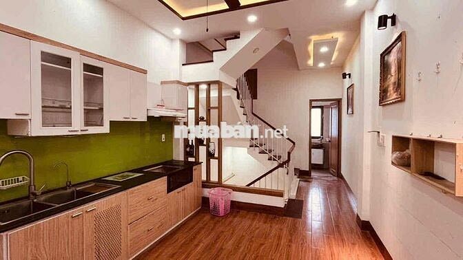 nhà 3 tầng vị trí đắc địa ngô thì nhậm