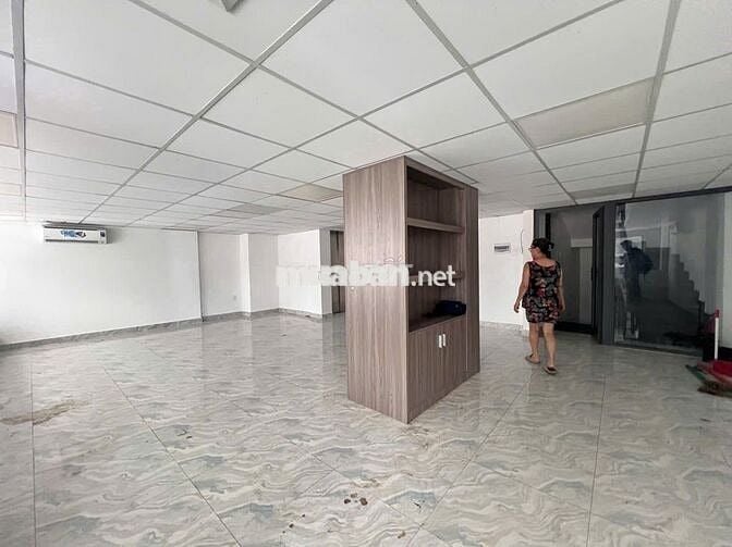 ✨ Cho thuê nhà góc đẹp – Mặt tiền Sư Vạn Hạnh, Quận 10 ✨