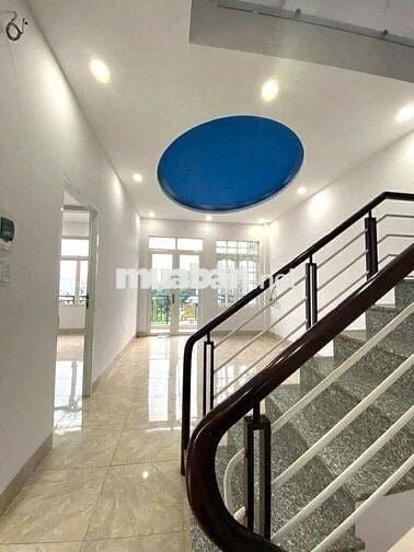 BÁN NHÀ 4 TẦNG 8 PN, DIỆN TÍCH 105 M2 Ô TÔ NGỦ TRONG NHÀ. TT DĨ AN