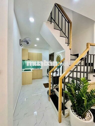 Bán Nhà Trần Văn Đang Q3 1 Lầu 2pn 2wc