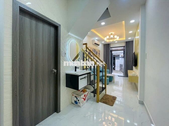 Bán Nhà Trần Văn Đang Q3 1 Lầu 2pn 2wc