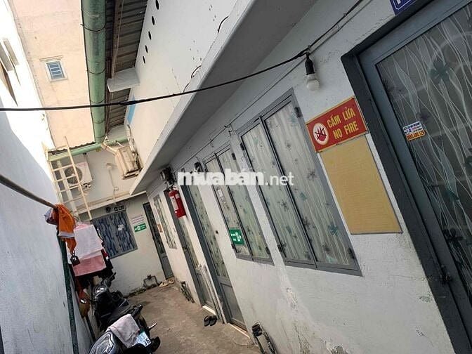 Sang lại dãy trọ 10p- 10wc ( có gác, bàn bếp,máy lạnh)