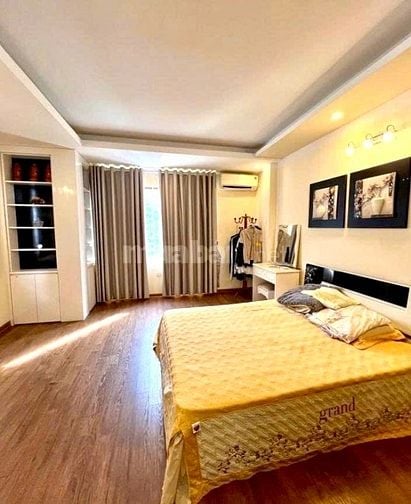 Bán nhà riêng 66m2 ở Thái Hà,lô góc 3thoáng,phân lô oto đỗ cổng,18.2tỷ