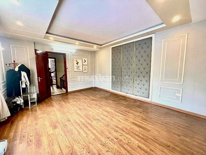 Bán nhà riêng 66m2 ở Thái Hà,lô góc 3thoáng,phân lô oto đỗ cổng,18.2tỷ